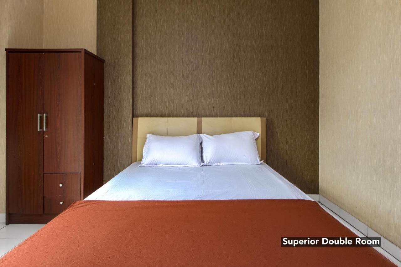 Hotel Arjuna Bekasi Exteriör bild